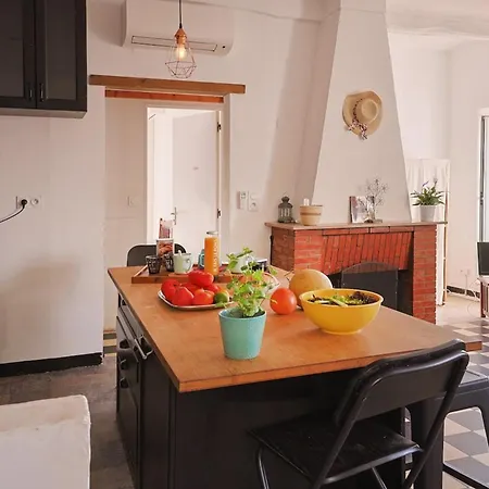 Maison De La *